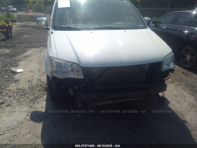 Photo 5 VIN: 2A4RR8DG4BR659429 - CHRYSLER TOWN & COUNTRY 