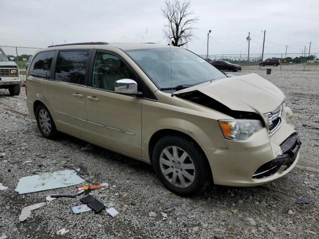 Photo 3 VIN: 2A4RR8DG4BR758445 - CHRYSLER TOWN & COU 