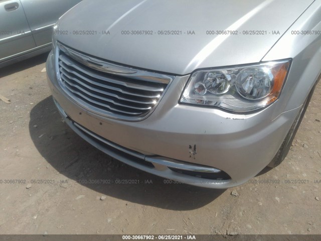 Photo 5 VIN: 2A4RR8DG5BR607338 - CHRYSLER TOWN & COUNTRY 