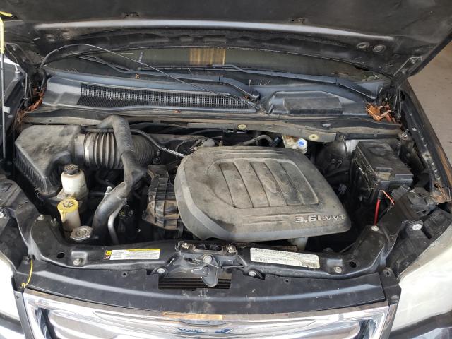 Photo 6 VIN: 2A4RR8DG5BR679981 - CHRYSLER TOWN &AMP COU 