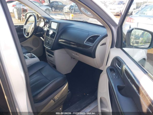 Photo 4 VIN: 2A4RR8DG6BR604996 - CHRYSLER TOWN & COUNTRY 