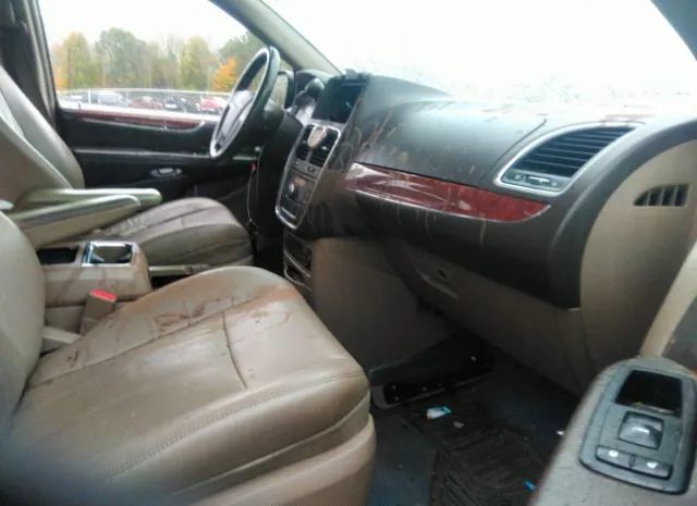 Photo 4 VIN: 2A4RR8DG6BR666639 - CHRYSLER TOWN & COUNTRY 