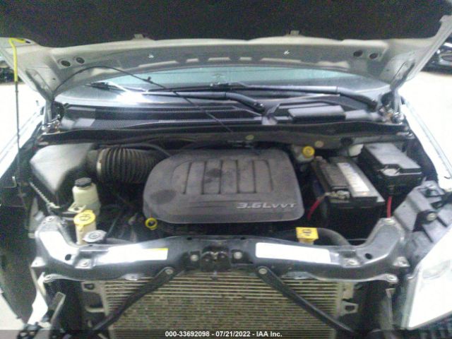 Photo 9 VIN: 2A4RR8DG6BR683621 - CHRYSLER TOWN & COUNTRY 