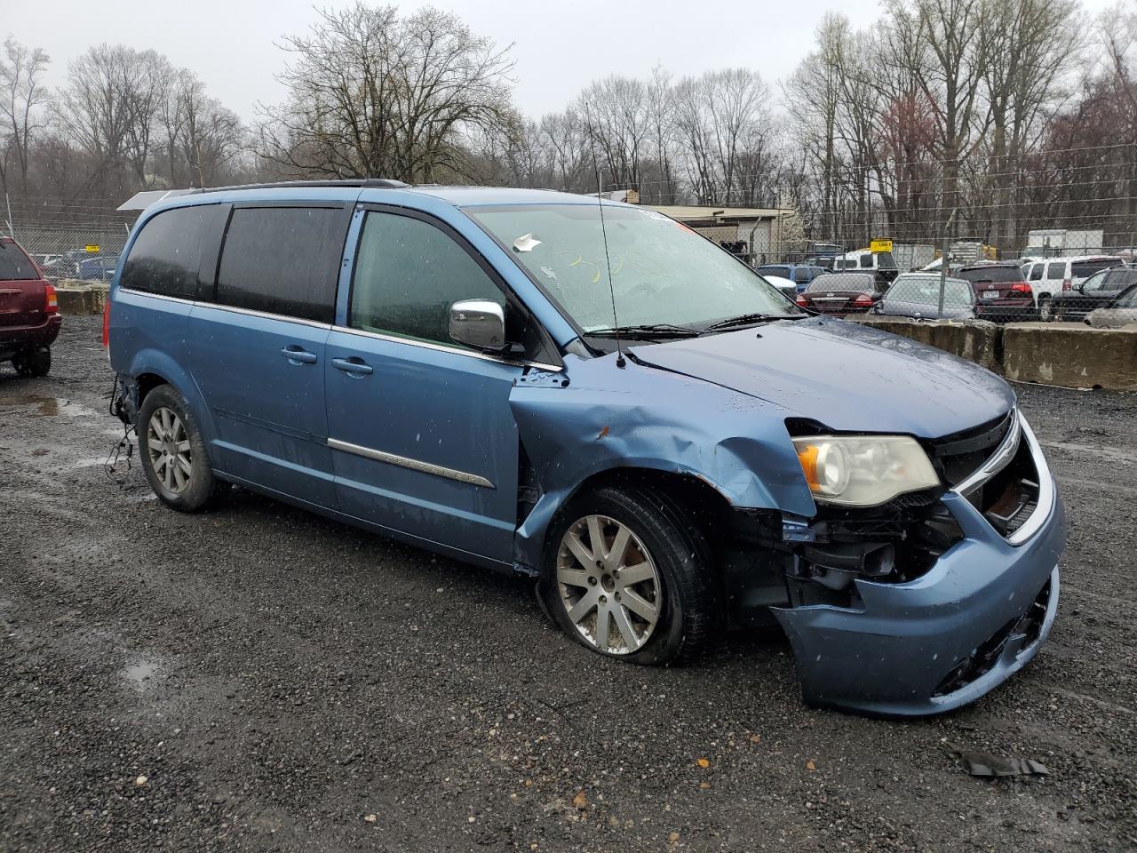 Photo 3 VIN: 2A4RR8DG6BR781256 - CHRYSLER TOWN & COUNTRY 