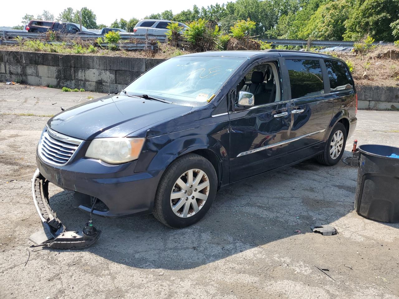 Photo 0 VIN: 2A4RR8DG7BR614355 - CHRYSLER TOWN & COUNTRY 