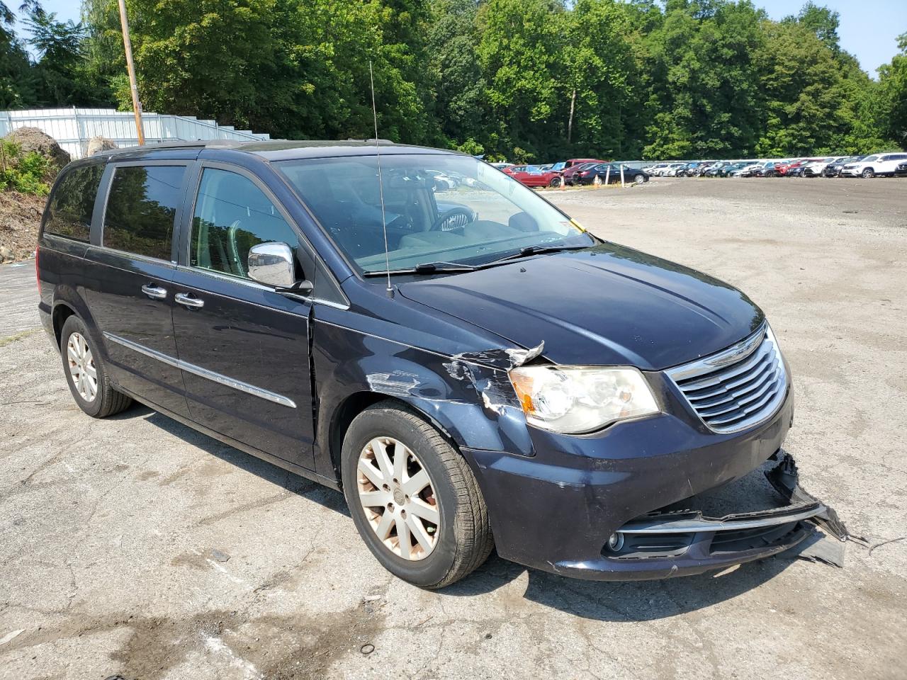 Photo 3 VIN: 2A4RR8DG7BR614355 - CHRYSLER TOWN & COUNTRY 