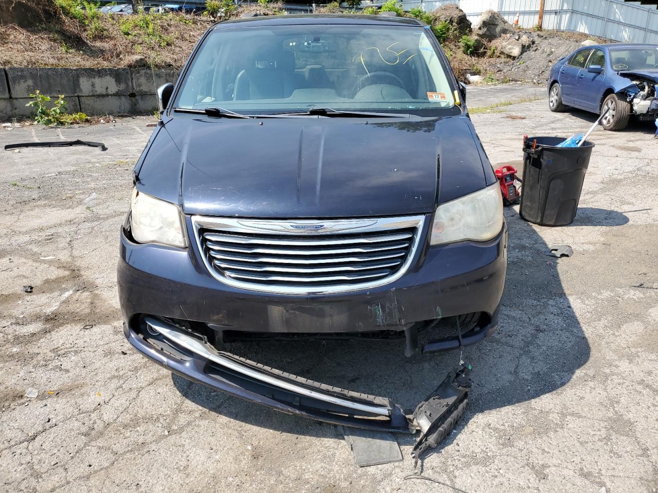 Photo 4 VIN: 2A4RR8DG7BR614355 - CHRYSLER TOWN & COUNTRY 