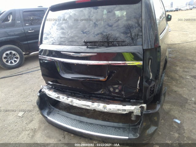 Photo 5 VIN: 2A4RR8DG7BR616252 - CHRYSLER TOWN & COUNTRY 