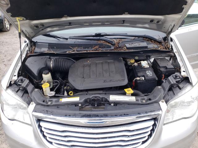 Photo 6 VIN: 2A4RR8DG7BR631141 - CHRYSLER TOWN &AMP COU 