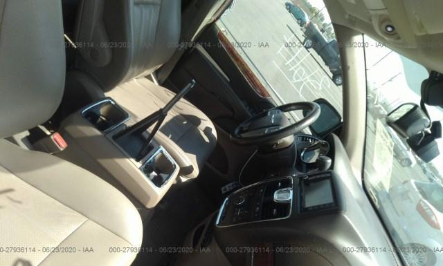 Photo 4 VIN: 2A4RR8DG7BR688035 - CHRYSLER TOWN AND COUNTRY 