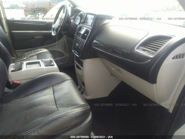 Photo 4 VIN: 2A4RR8DG7BR759377 - CHRYSLER TOWN & COUNTRY 