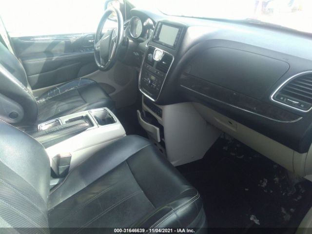 Photo 4 VIN: 2A4RR8DG8BR617183 - CHRYSLER TOWN & COUNTRY 