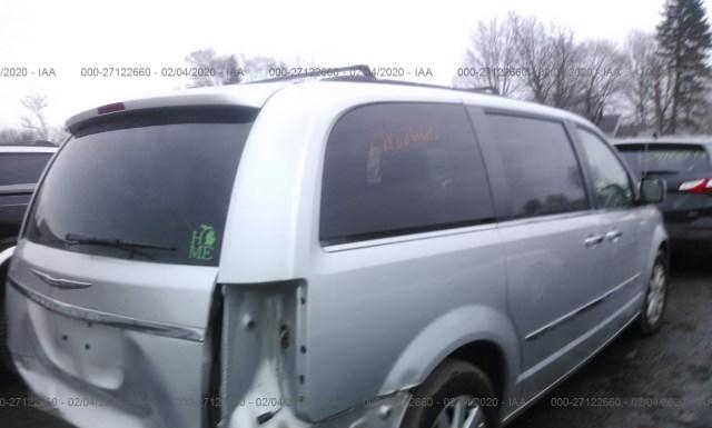 Photo 3 VIN: 2A4RR8DG8BR617958 - CHRYSLER TOWN AND COUNTRY 