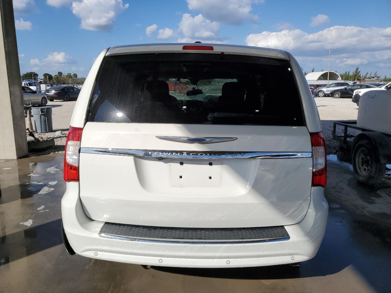 Photo 5 VIN: 2A4RR8DG8BR659319 - CHRYSLER TOWN & COUNTRY 