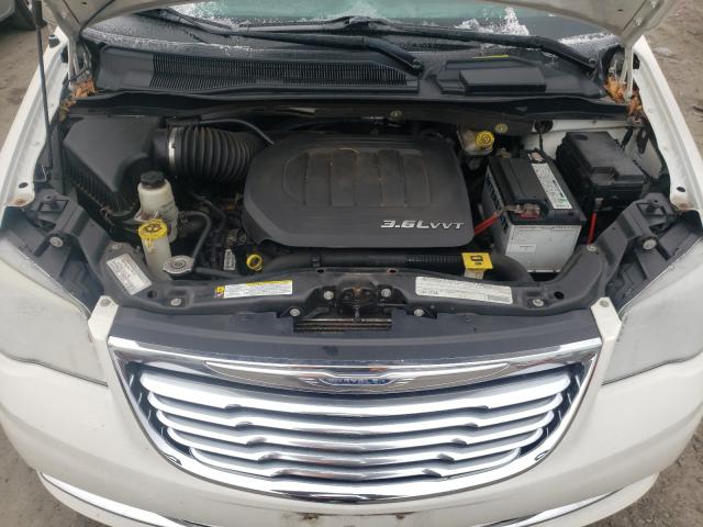 Photo 6 VIN: 2A4RR8DG9BR655554 - CHRYSLER TOWN & COU 