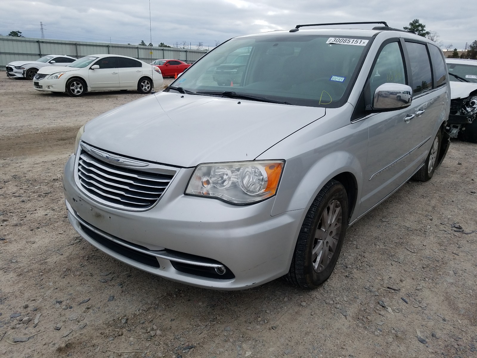 Photo 1 VIN: 2A4RR8DGXBR610753 - CHRYSLER TOWN &AMP COU 