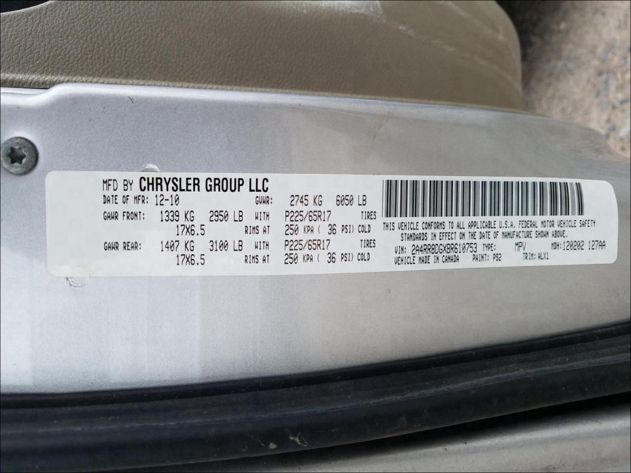 Photo 9 VIN: 2A4RR8DGXBR610753 - CHRYSLER TOWN &AMP COU 