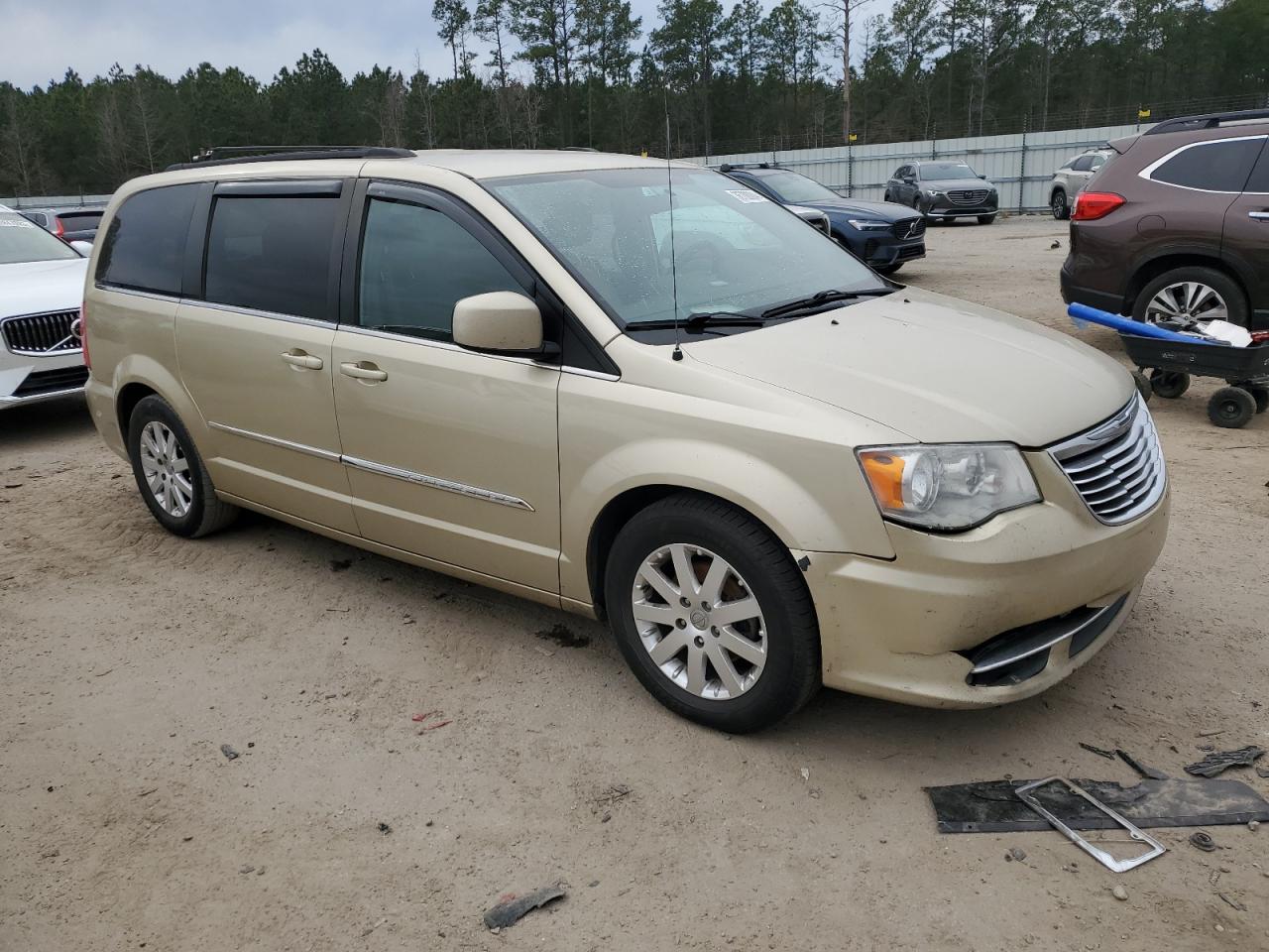 Photo 3 VIN: 2A4RR8DGXBR612339 - CHRYSLER TOWN & COUNTRY 