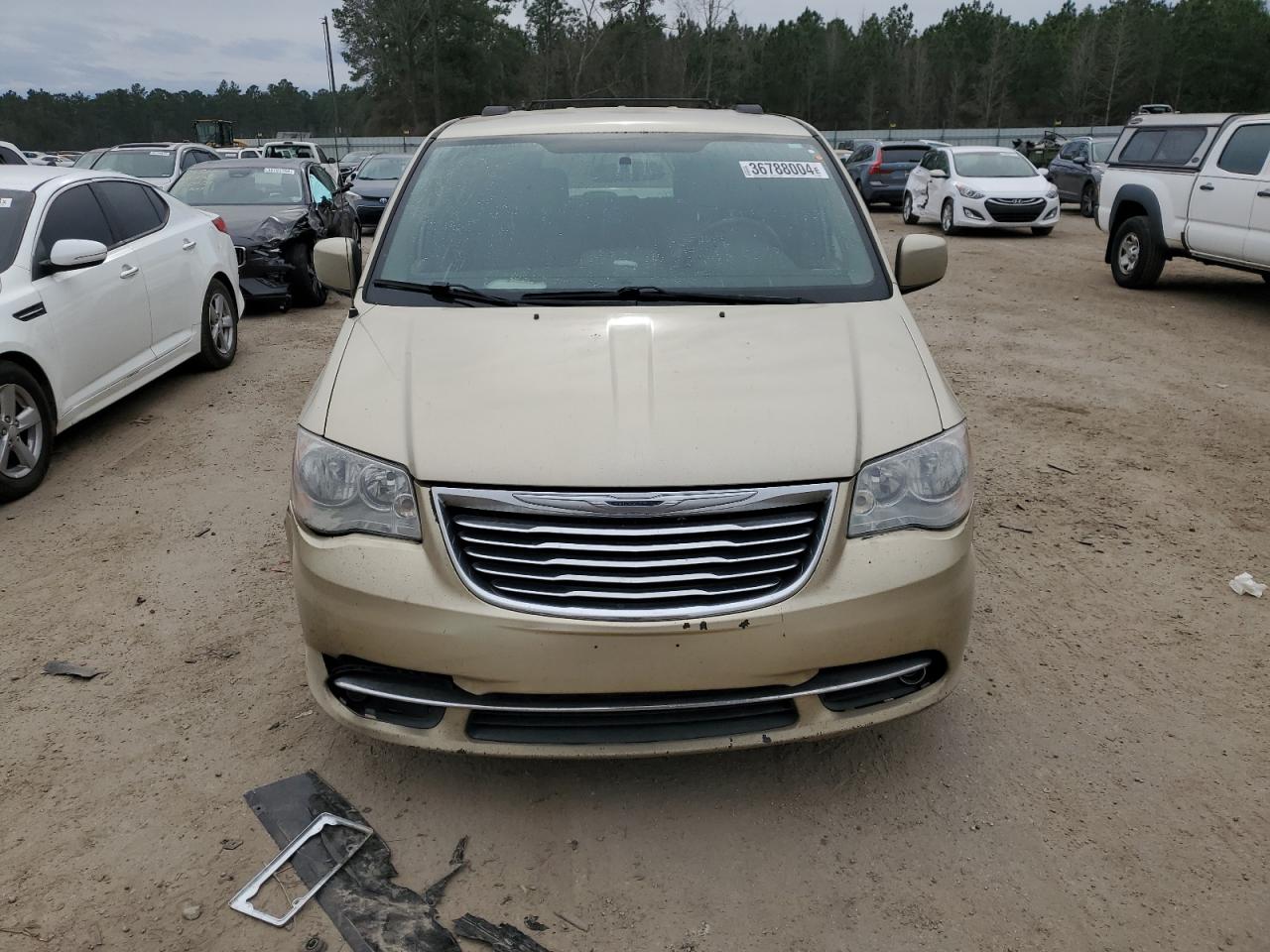 Photo 4 VIN: 2A4RR8DGXBR612339 - CHRYSLER TOWN & COUNTRY 