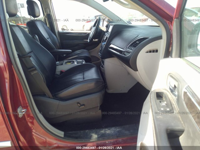 Photo 4 VIN: 2A4RR8DGXBR630792 - CHRYSLER TOWN & COUNTRY 