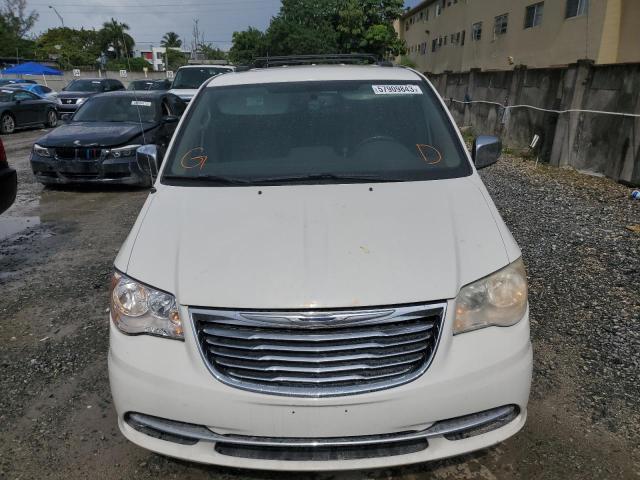 Photo 4 VIN: 2A4RR8DGXBR630968 - CHRYSLER TOWN & COU 