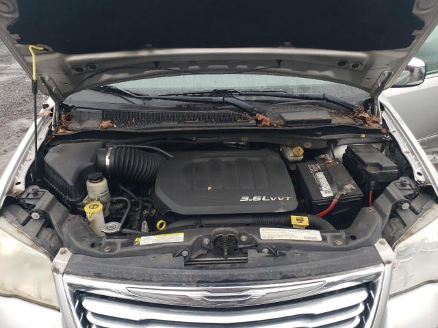 Photo 11 VIN: 2A4RR8DGXBR733999 - CHRYSLER TOWN & COU 