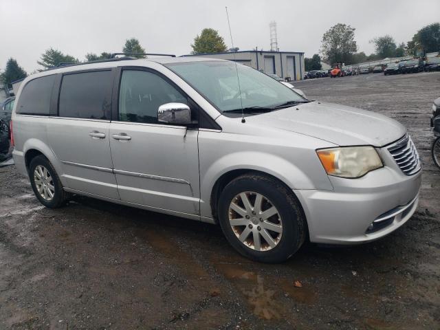 Photo 3 VIN: 2A4RR8DGXBR733999 - CHRYSLER TOWN & COU 