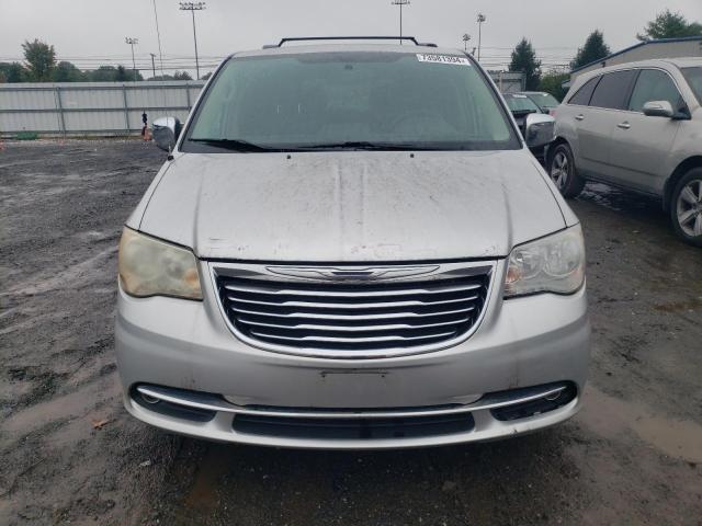 Photo 4 VIN: 2A4RR8DGXBR733999 - CHRYSLER TOWN & COU 