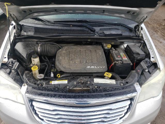 Photo 6 VIN: 2A4RR8DGXBR775346 - CHRYSLER TOWN &AMP COU 