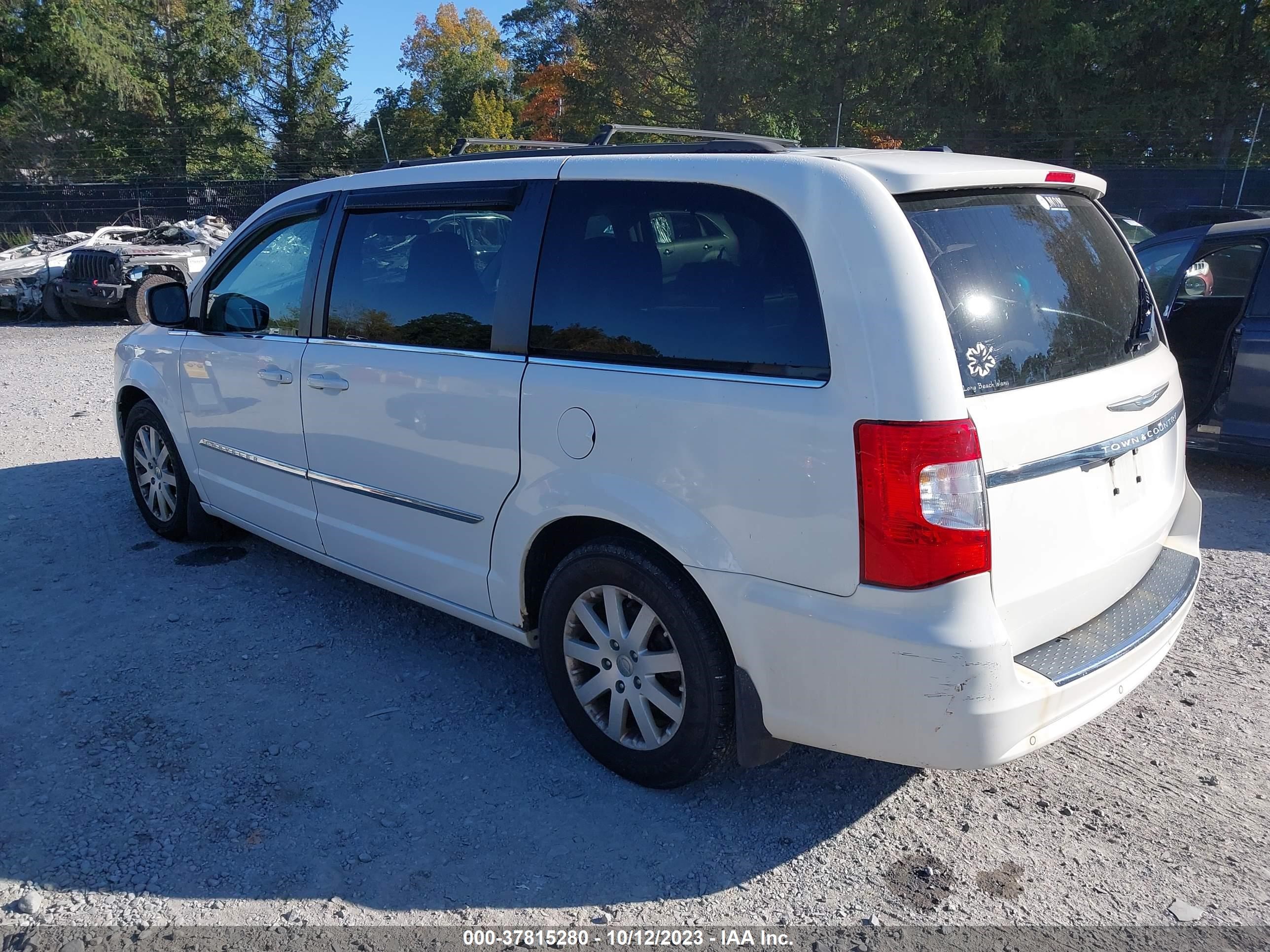 Photo 2 VIN: 2A4RR8DGXBR781079 - CHRYSLER TOWN & COUNTRY 