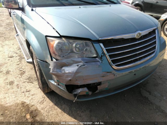 Photo 5 VIN: 2A4RR8DX0AR368358 - CHRYSLER TOWN & COUNTRY 