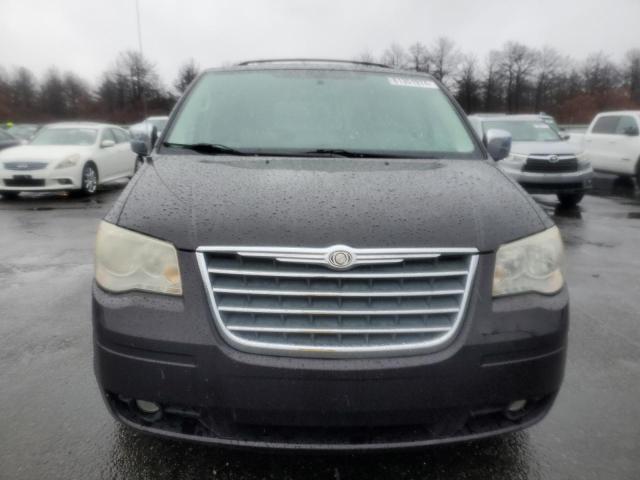 Photo 4 VIN: 2A4RR8DX0AR381837 - CHRYSLER TOWN & COU 