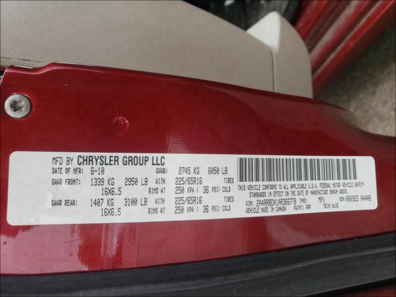 Photo 9 VIN: 2A4RR8DX1AR366778 - CHRYSLER TOWN &AMP COU 