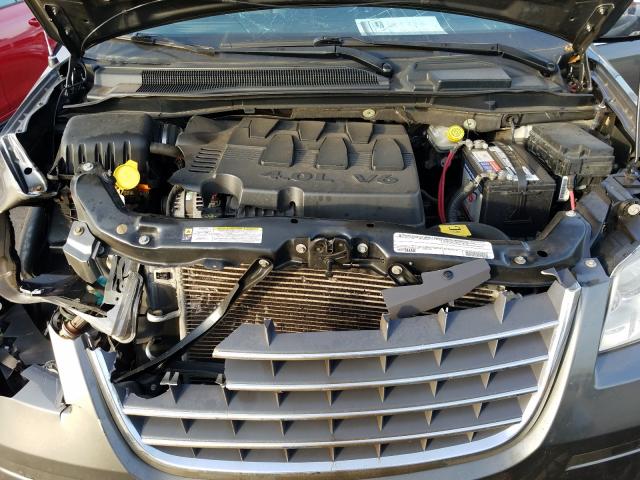 Photo 6 VIN: 2A4RR8DX1AR427868 - CHRYSLER TOWN & COU 