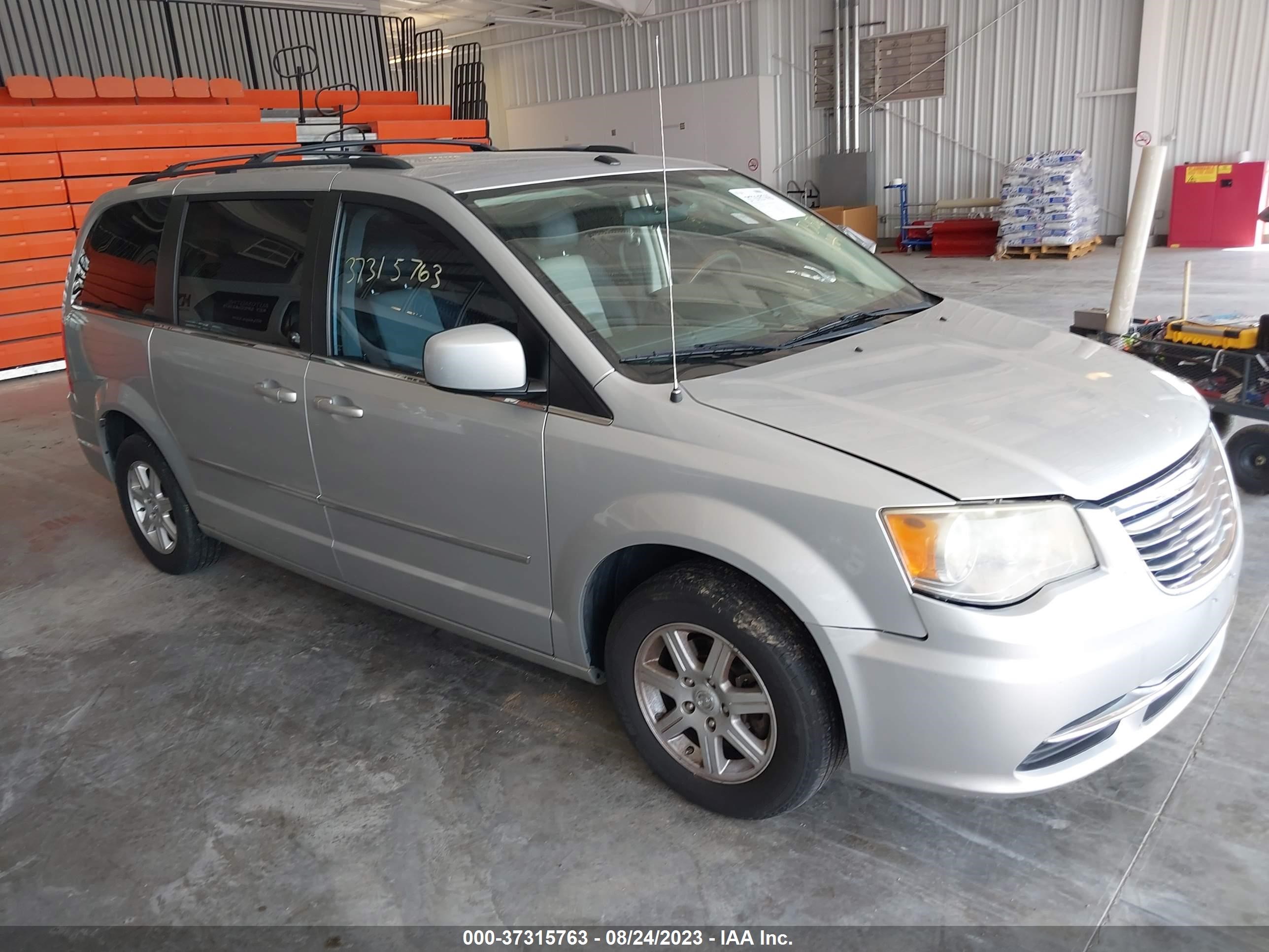 Photo 0 VIN: 2A4RR8DX2AR352047 - CHRYSLER TOWN & COUNTRY 