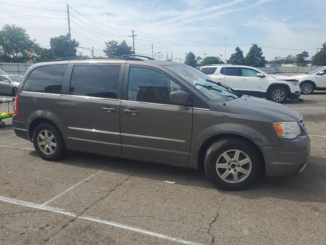 Photo 3 VIN: 2A4RR8DX2AR368202 - CHRYSLER MINIVAN 