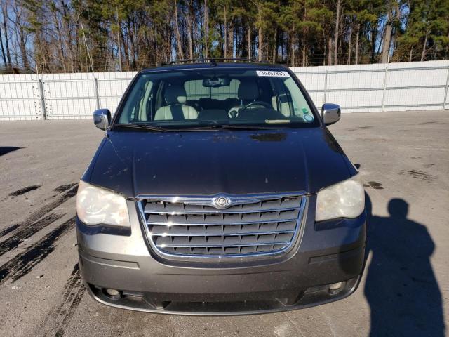 Photo 4 VIN: 2A4RR8DX4AR321351 - CHRYSLER TOWN & COU 