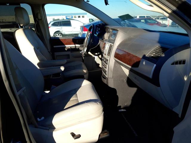 Photo 4 VIN: 2A4RR8DX4AR382182 - CHRYSLER TOWN & COU 