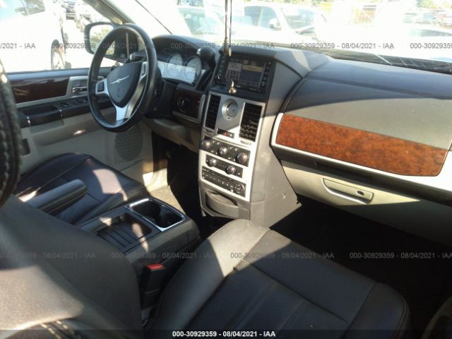 Photo 4 VIN: 2A4RR8DX5AR449341 - CHRYSLER TOWN & COUNTRY 