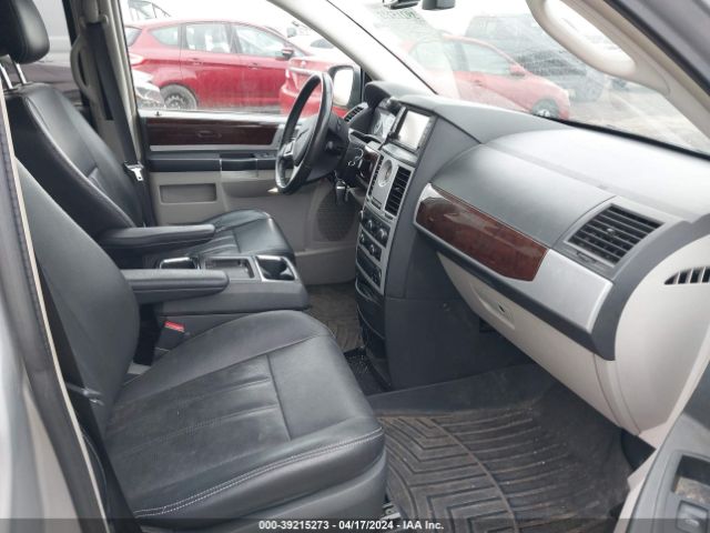 Photo 4 VIN: 2A4RR8DX6AR394933 - CHRYSLER TOWN & COUNTRY 