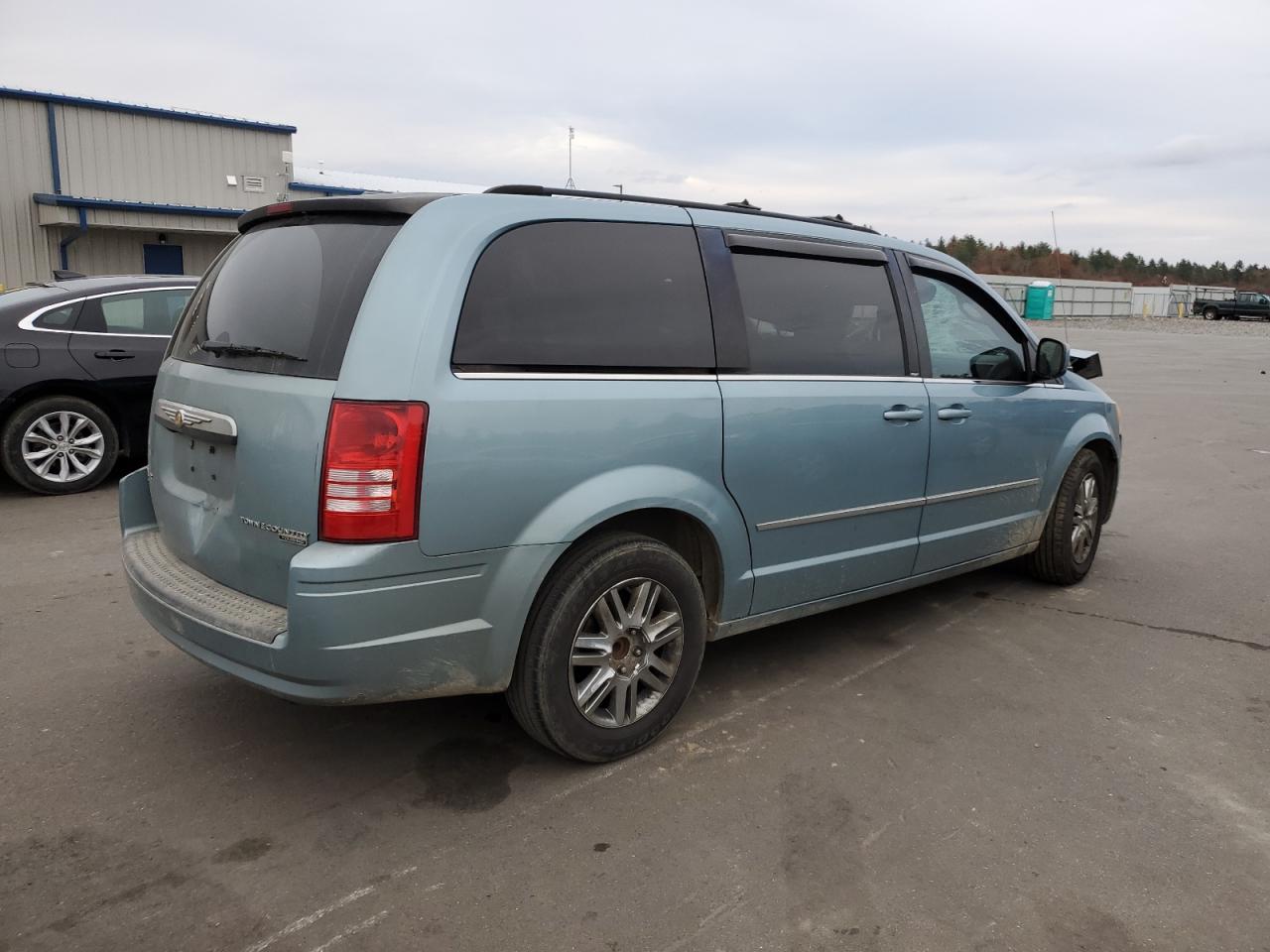 Photo 2 VIN: 2A4RR8DX6AR441930 - CHRYSLER TOWN & COUNTRY 