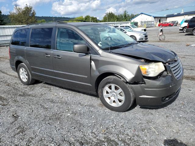 Photo 3 VIN: 2A4RR8DX7AR352013 - CHRYSLER TOWN & COU 