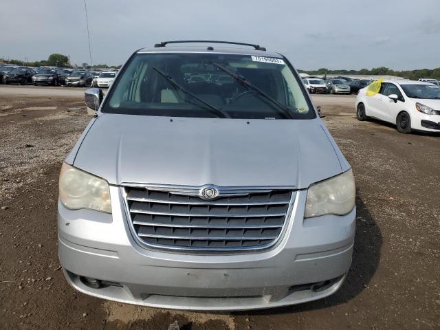 Photo 4 VIN: 2A4RR8DX7AR422917 - CHRYSLER TOWN & COU 