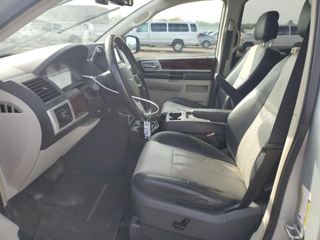 Photo 6 VIN: 2A4RR8DX7AR422917 - CHRYSLER TOWN & COU 