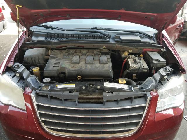 Photo 6 VIN: 2A4RR8DX8AR320624 - CHRYSLER TOWN & COU 