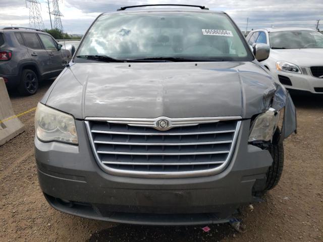 Photo 4 VIN: 2A4RR8DX8AR360444 - CHRYSLER TOWN & COU 