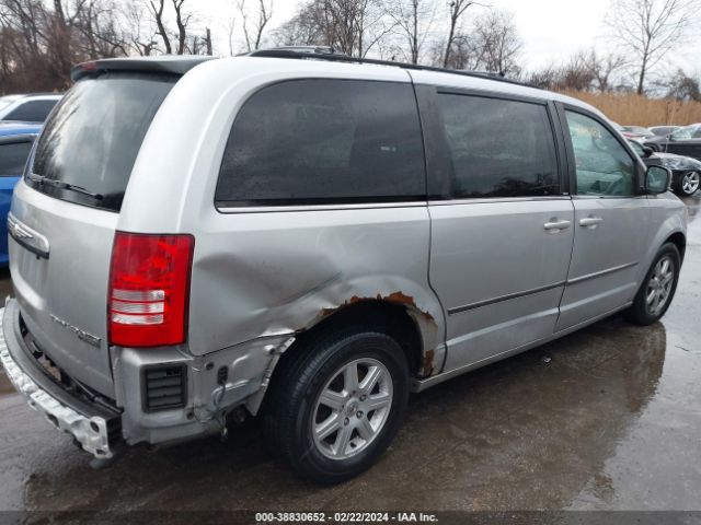 Photo 3 VIN: 2A4RR8DX8AR361416 - CHRYSLER TOWN & COUNTRY 