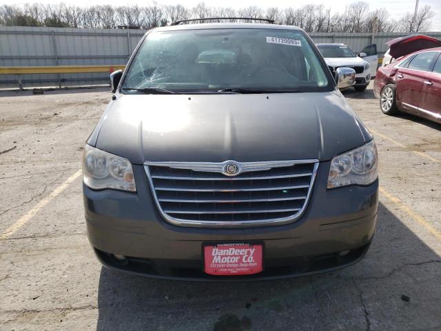 Photo 4 VIN: 2A4RR8DX9AR448466 - CHRYSLER TOWN & COU 