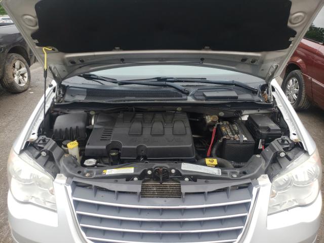 Photo 6 VIN: 2A4RR8DXXAR398452 - CHRYSLER TOWN &AMP COU 