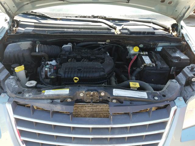 Photo 6 VIN: 2A4RR8DXXAR480715 - CHRYSLER TOWN & COU 